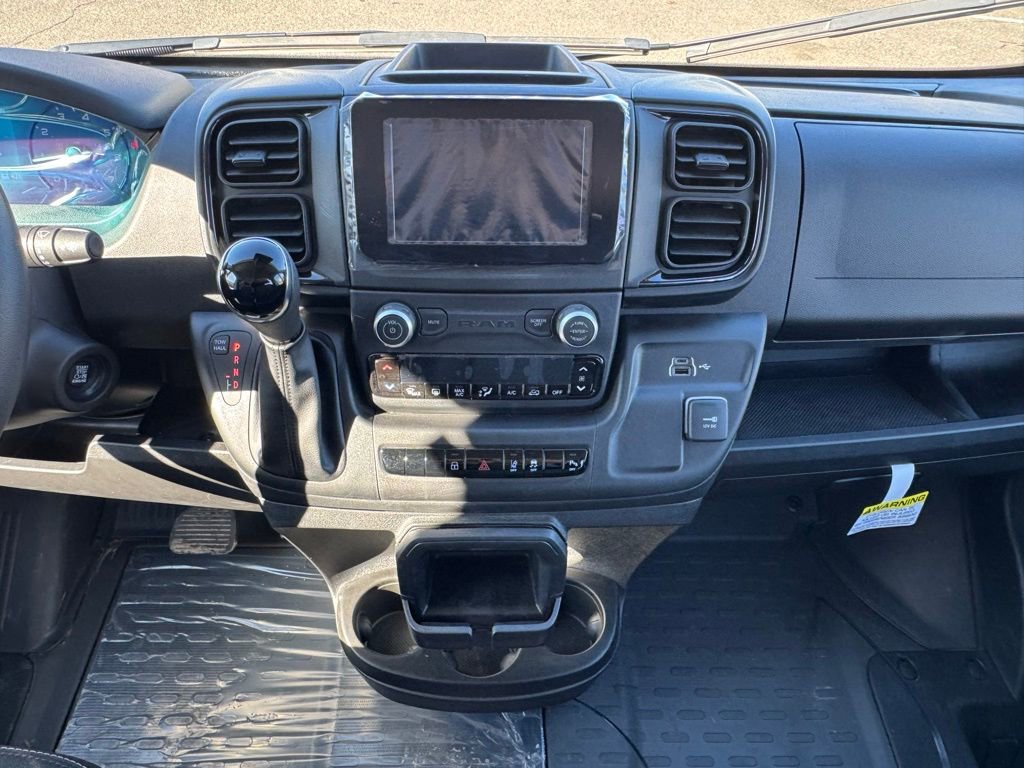 Used 2025 RAM ProMaster 3500 w/ Crew Van Package image 15