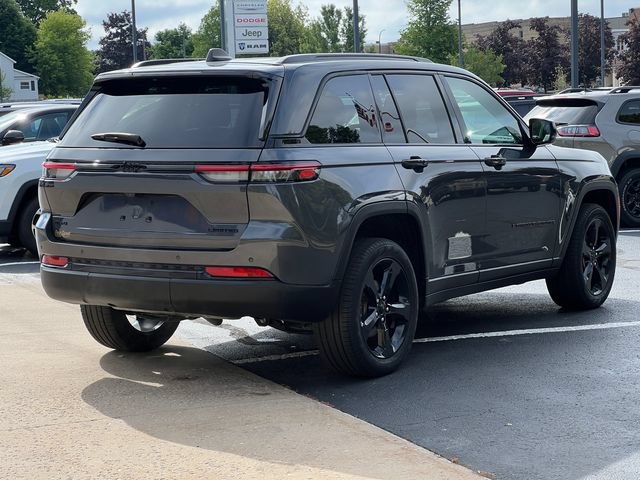 Used 2024 Jeep Grand Cherokee Limited w/ Black Appearance Package AWD/4WD image 50