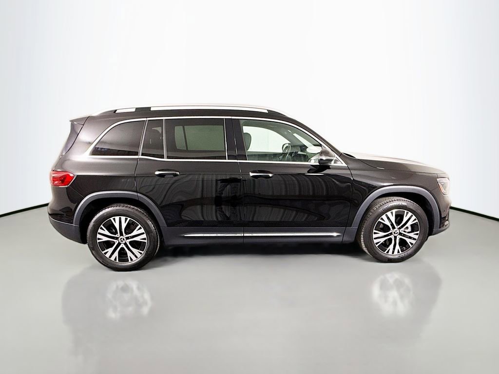 Used 2024 Mercedes-Benz GLB 250 w/ Exclusive Package image 8