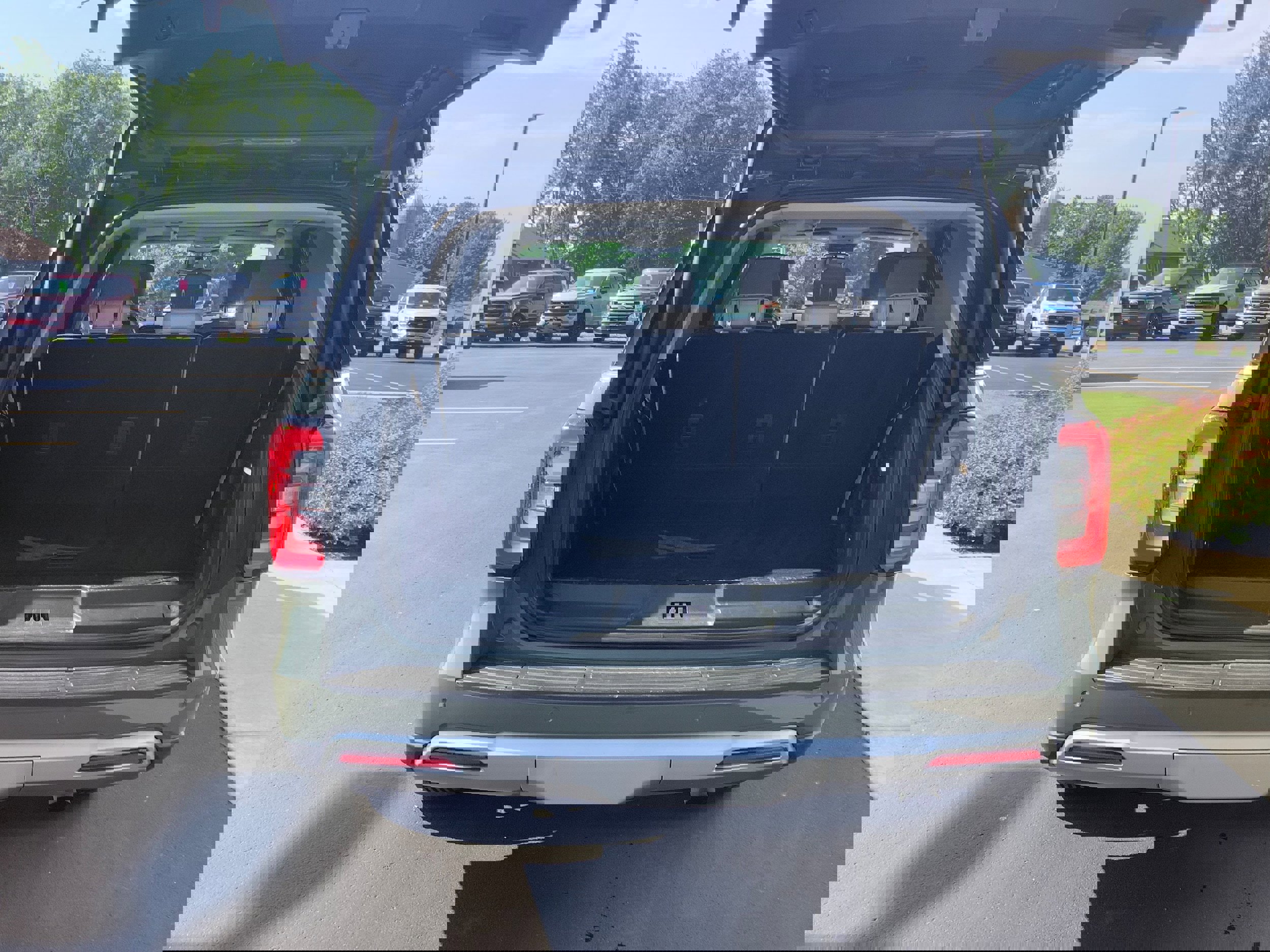 Used 2024 Ford Expedition Limited image 7