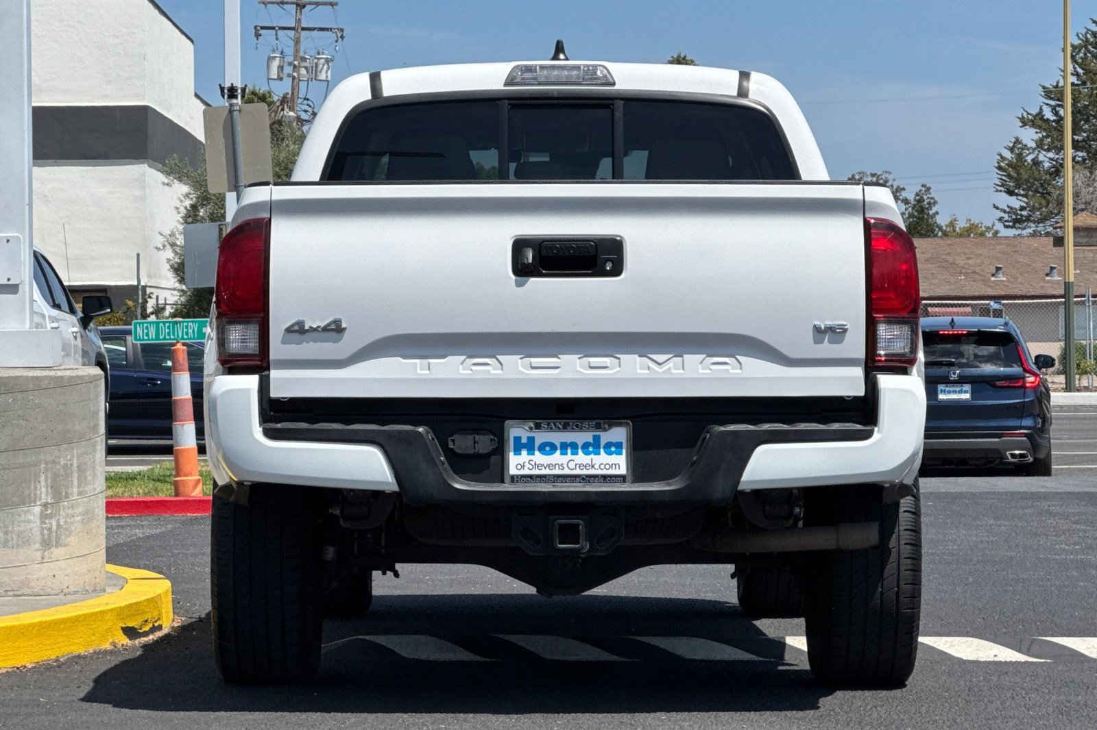 Used 2020 Toyota Tacoma SR AWD/4WD image 10