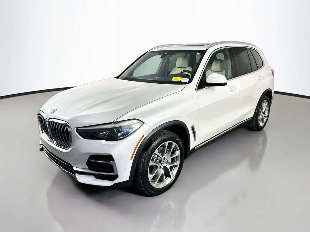 Used 2022 BMW X5 sDrive40i w/ Premium Package RWD image 3