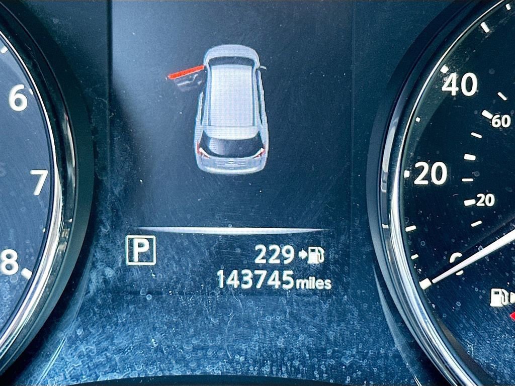 Used 2017 Nissan Rogue SV image 12