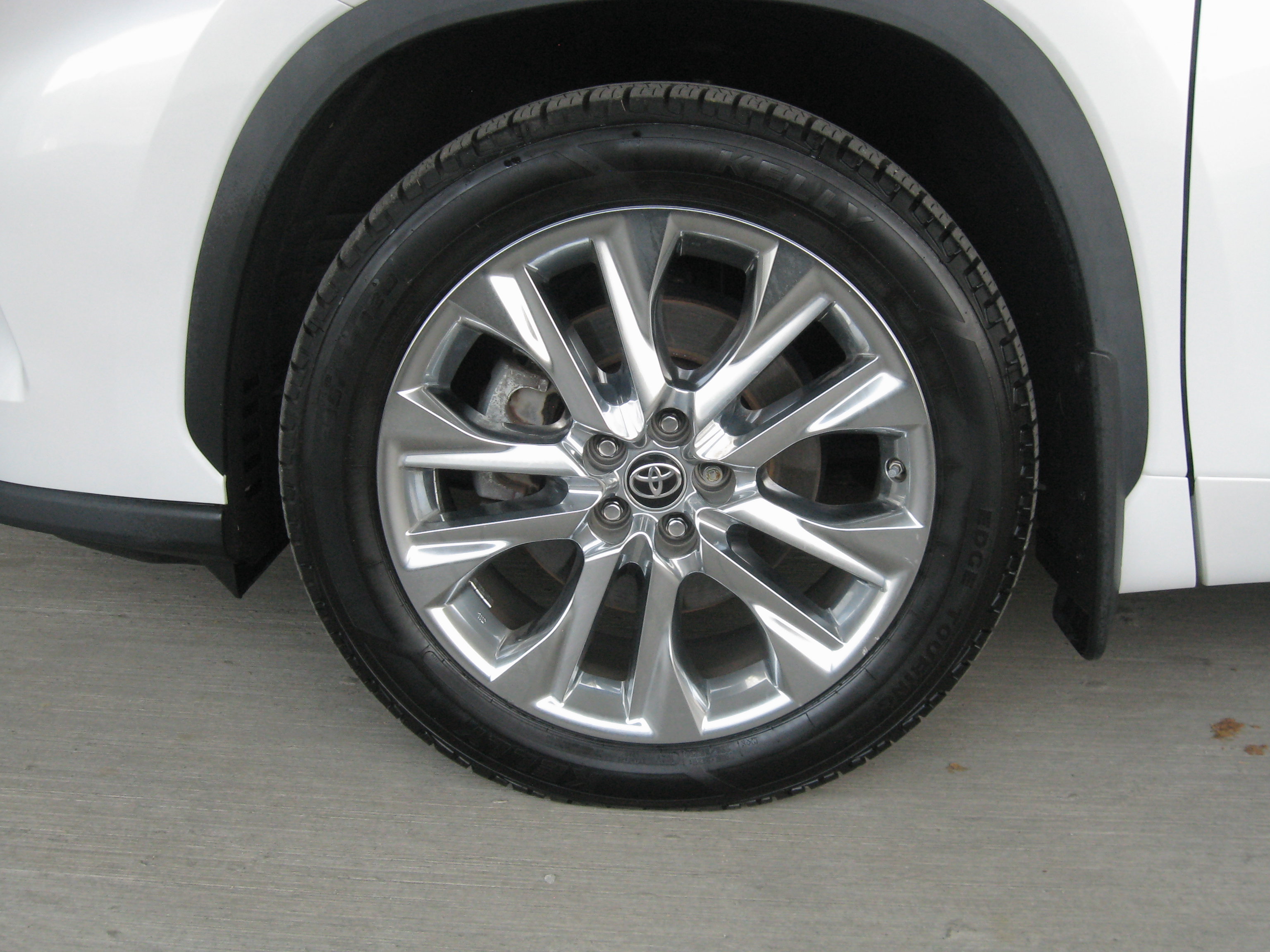 Used 2023 Toyota Highlander Limited AWD/4WD image 30