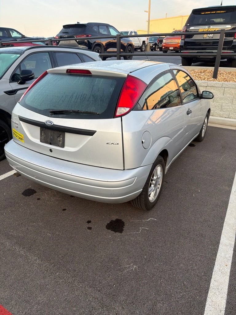 Used 2006 Ford Focus ZX3 Hatchback FWD image 3