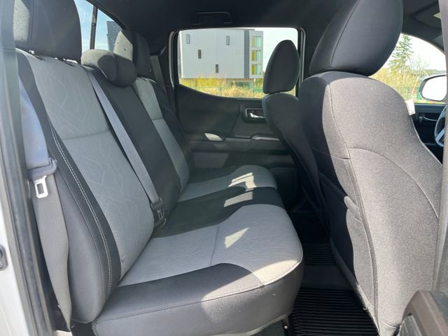 Used 2022 Toyota Tacoma TRD Off-Road w/ Technology Package image 14