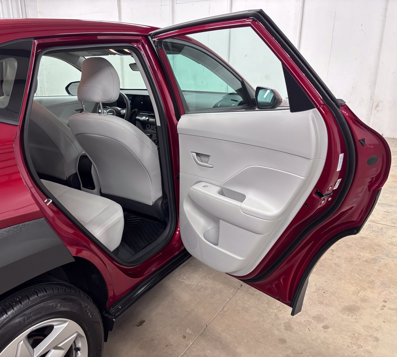 Certified 2025 Hyundai Kona SE FWD image 19