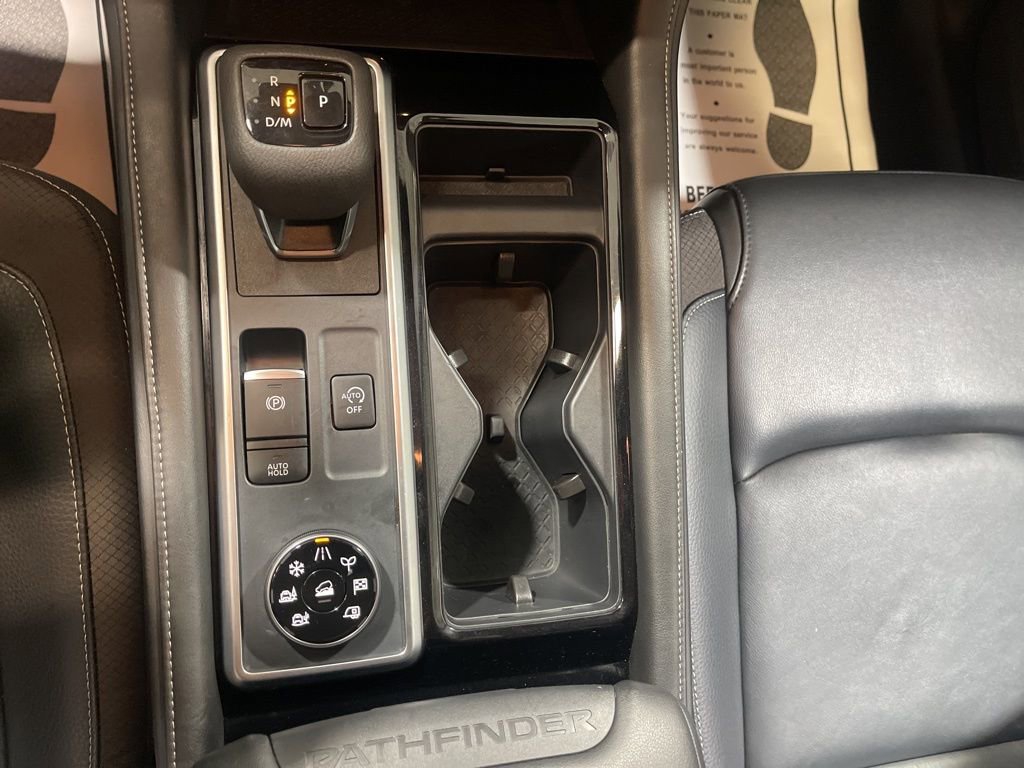 Used 2025 Nissan Pathfinder SL image 27