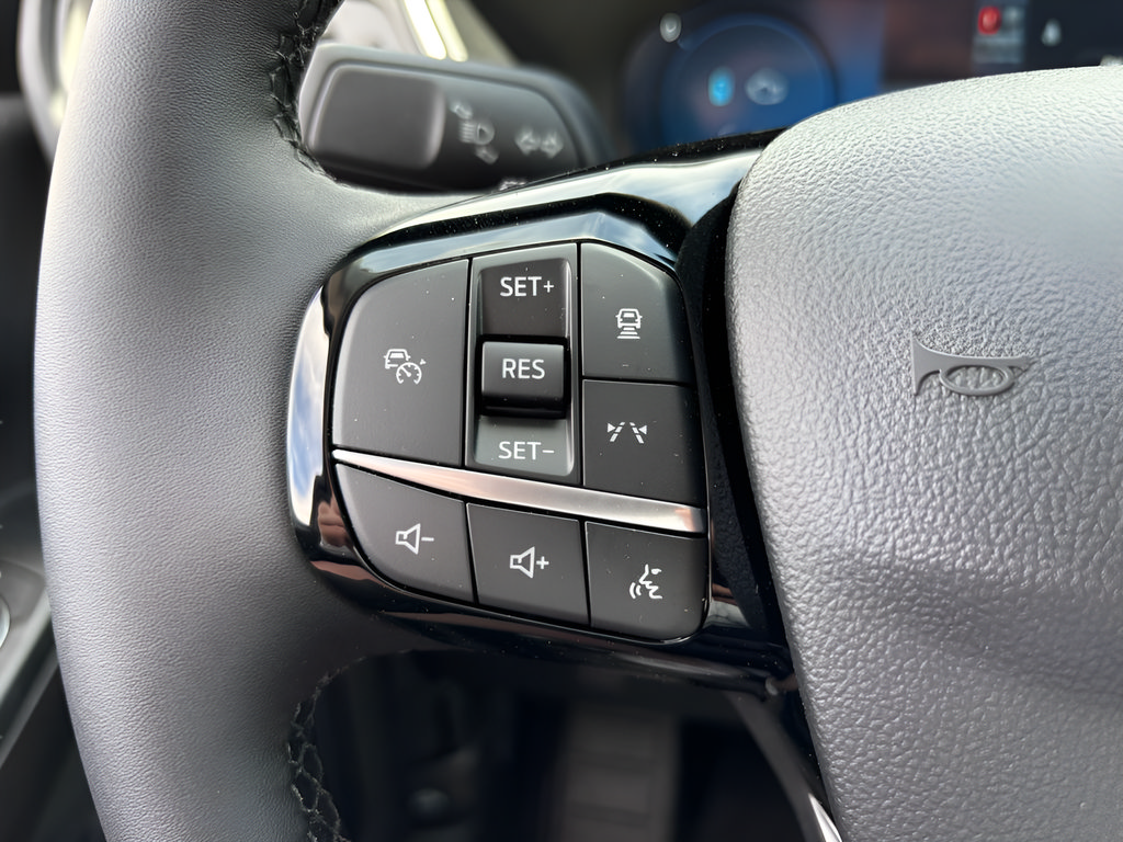 New 2024 Ford Escape SE w/ PHEV Premium Package FWD image 21