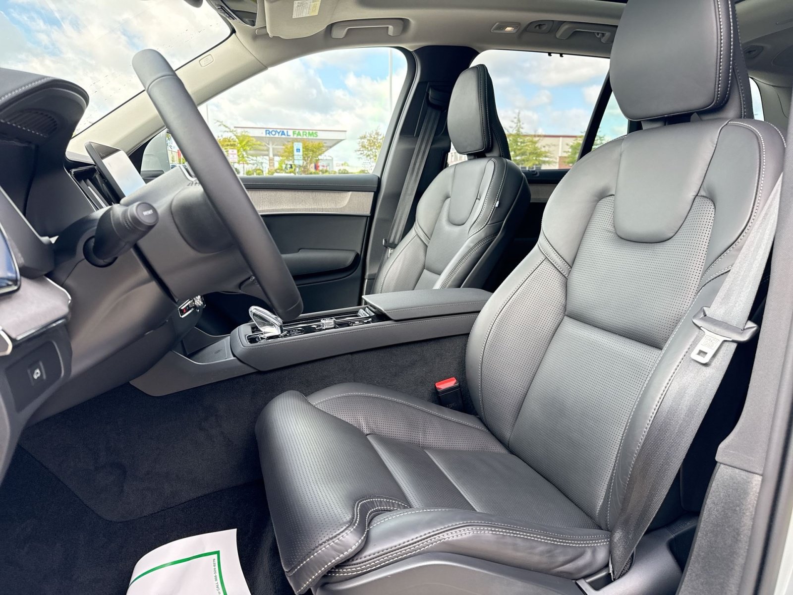 New 2026 Volvo XC90 B6 Ultra w/ Protection Package AWD/4WD image 21