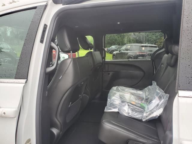 New 2026 Chrysler Pacifica Select image 24