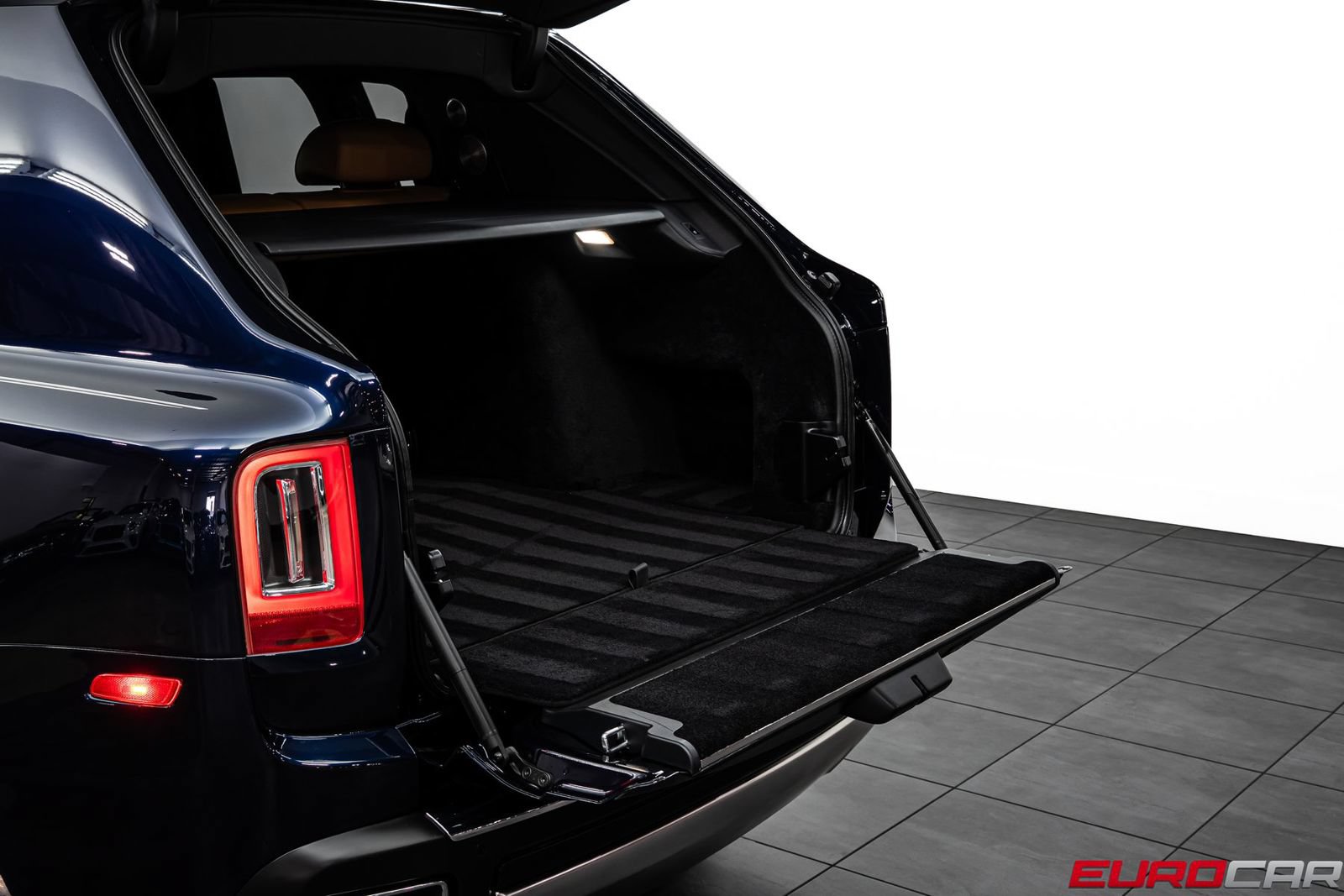 Used 2019 Rolls-Royce Cullinan AWD/4WD image 18