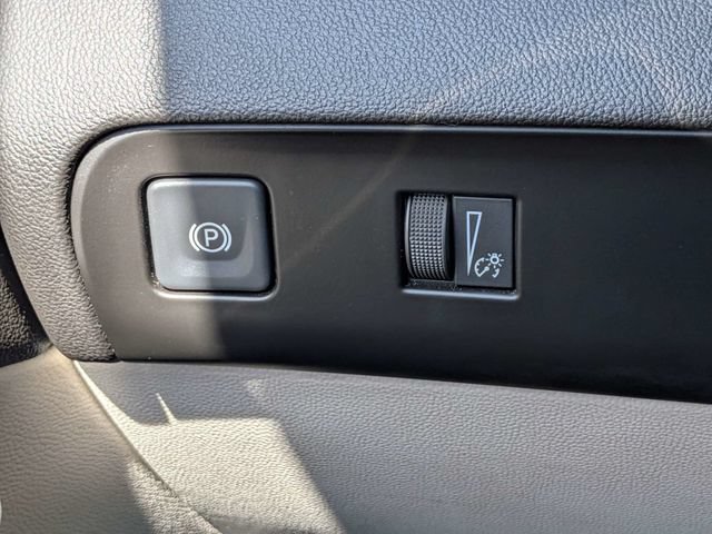 Used 2022 Buick Enclave Essence w/ Sport Touring Edition FWD image 25