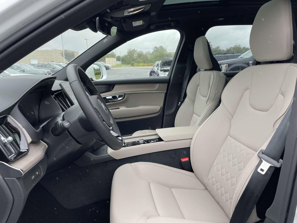 New 2026 Volvo XC90 T8 Plus image 10