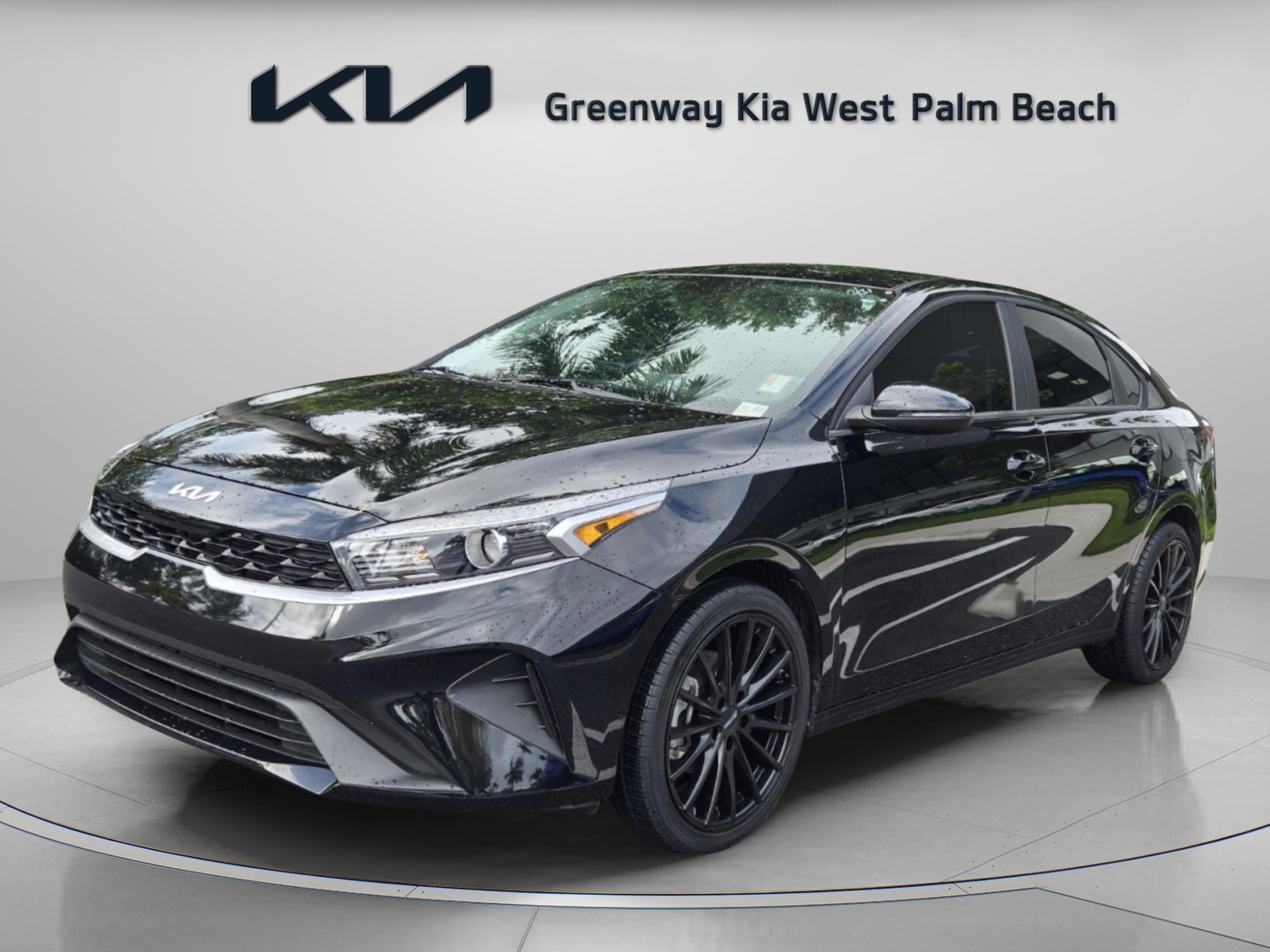 Used 2024 Kia Forte LXS w/ LXS Technology Package image 3