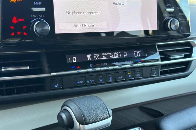 Certified 2023 Toyota Sienna XLE FWD image 22