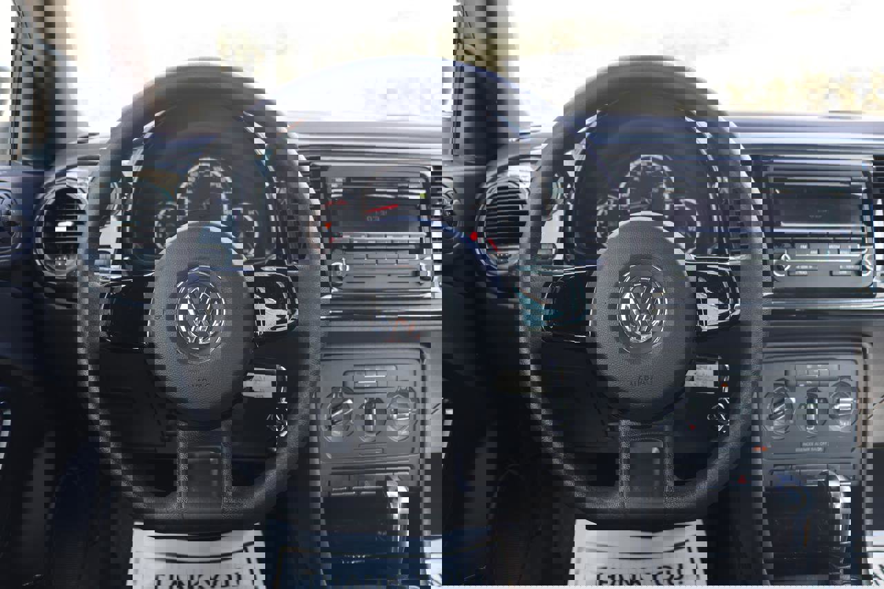 Used 2013 Volkswagen Beetle 2.5 image 26