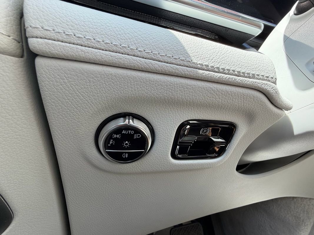 Used 2023 Mercedes-Benz EQE 500 4MATIC SUV image 29