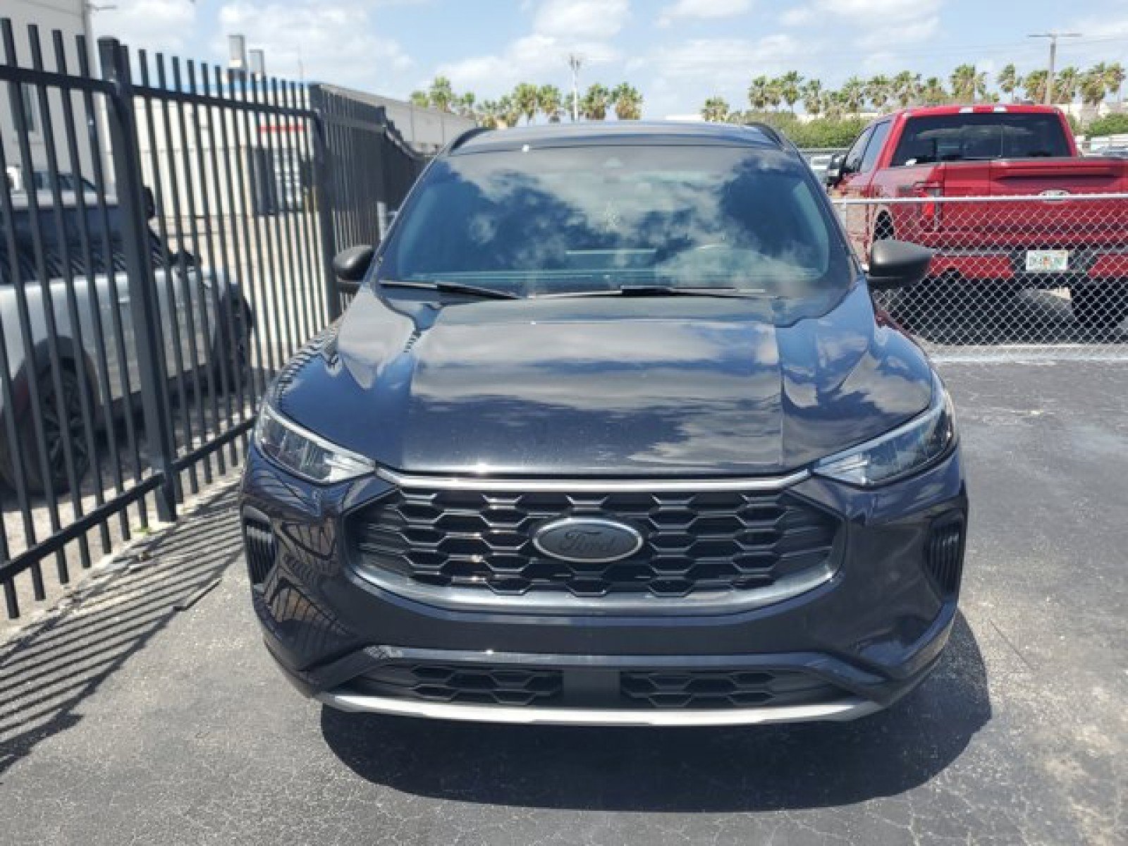 Used 2023 Ford Escape ST-Line w/ Tech Pack #1 FWD image 2