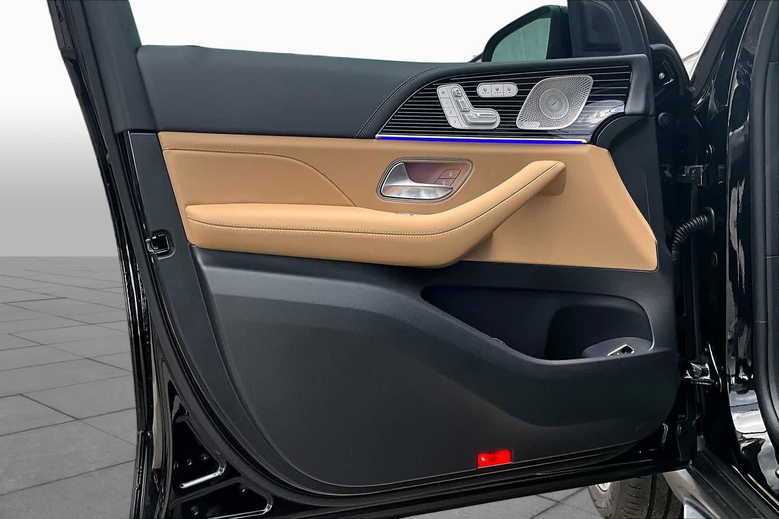 New 2026 Mercedes-Benz GLS 580 4MATIC image 15
