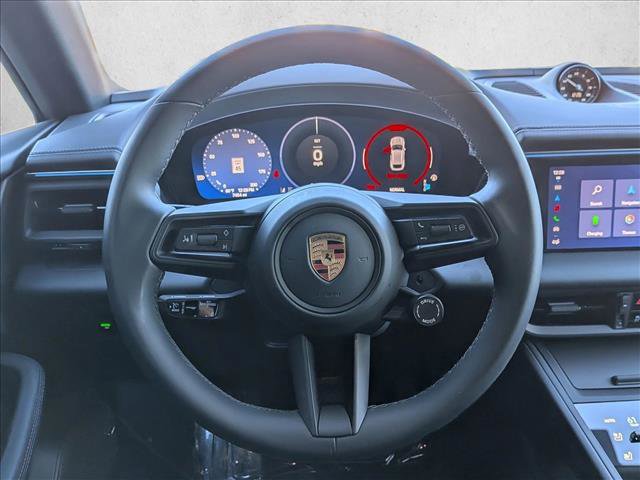 Used 2025 Porsche Macan Electric image 15