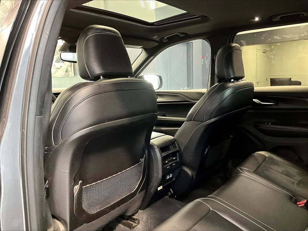 Used 2023 Jeep Grand Cherokee Altitude image 22