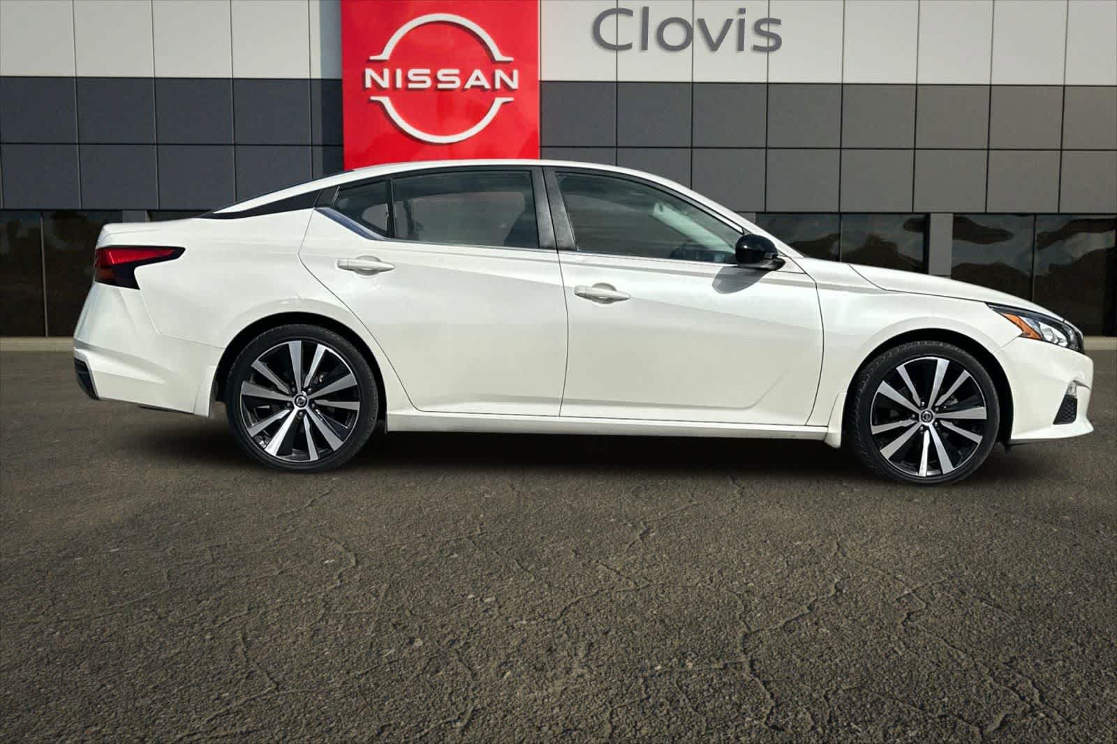 Used 2020 Nissan Altima 2.5 SR FWD image 9