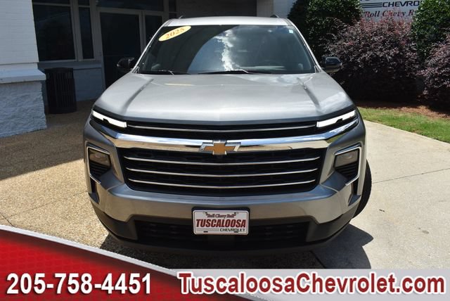 Used 2025 Chevrolet Traverse LT w/ LPO, Floor Liner Package FWD image 4