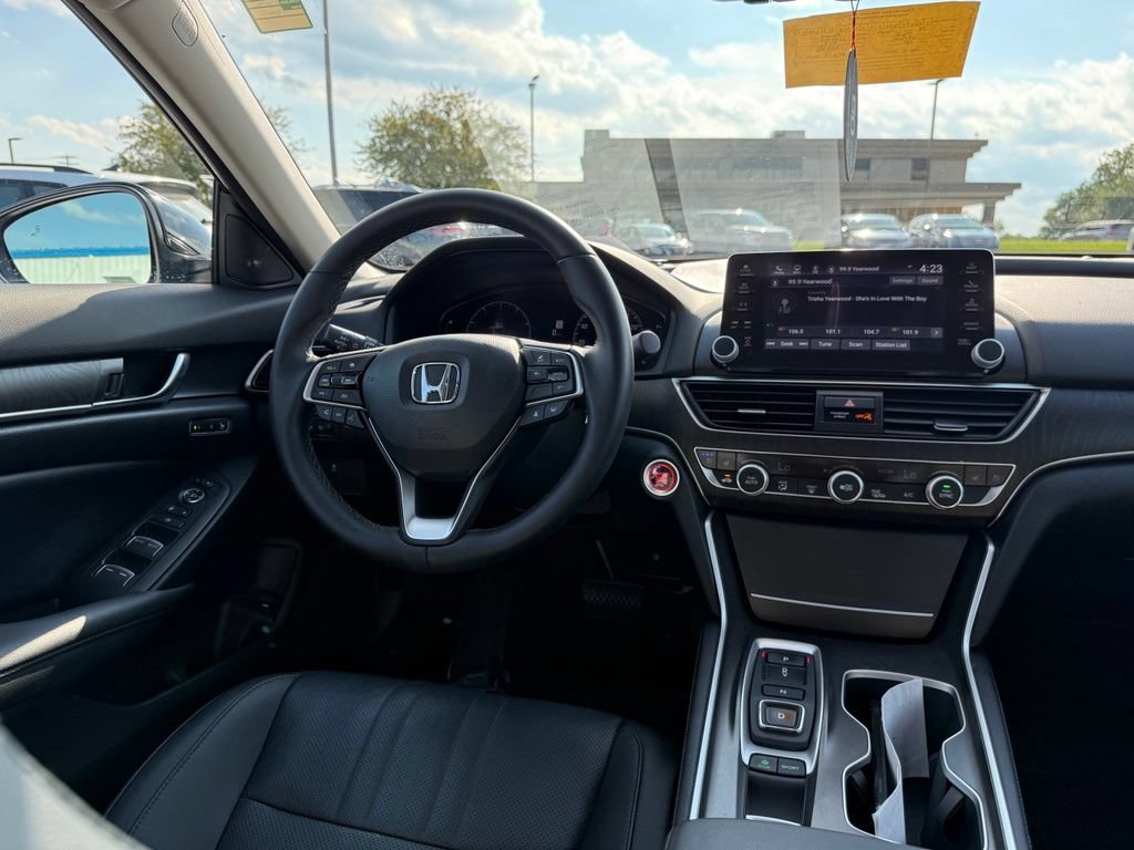 Used 2022 Honda Accord Touring image 12
