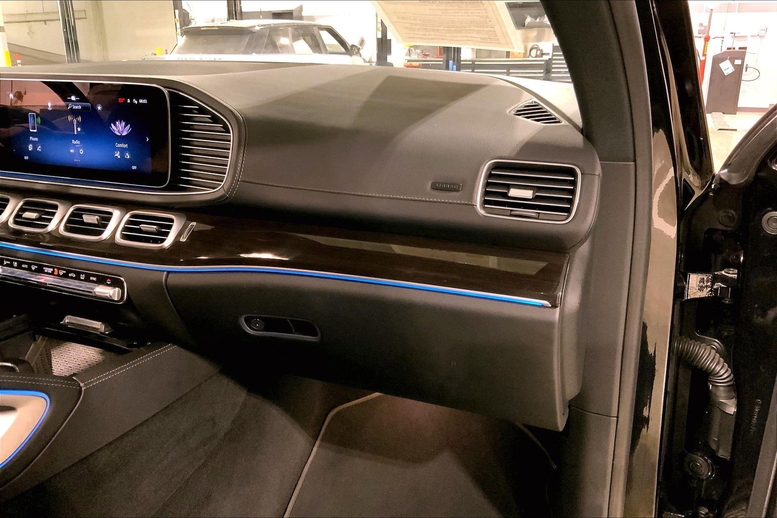 Used 2024 Mercedes-Benz GLS 450 4MATIC image 17