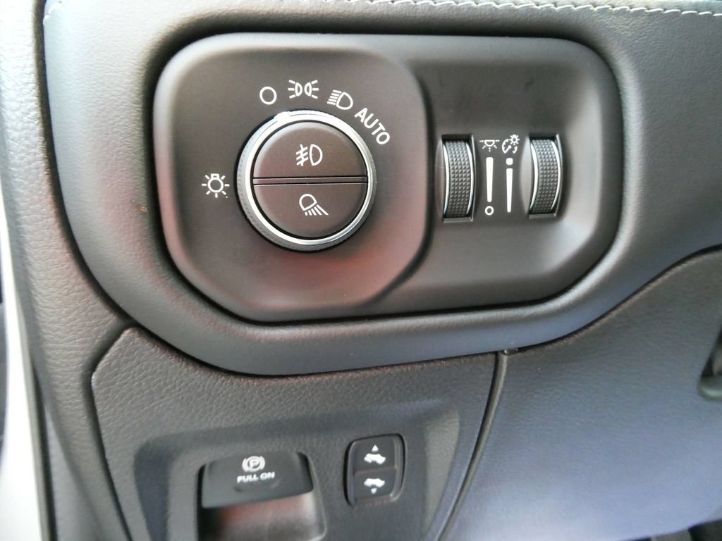 Used 2023 RAM 1500 Limited AWD/4WD image 28