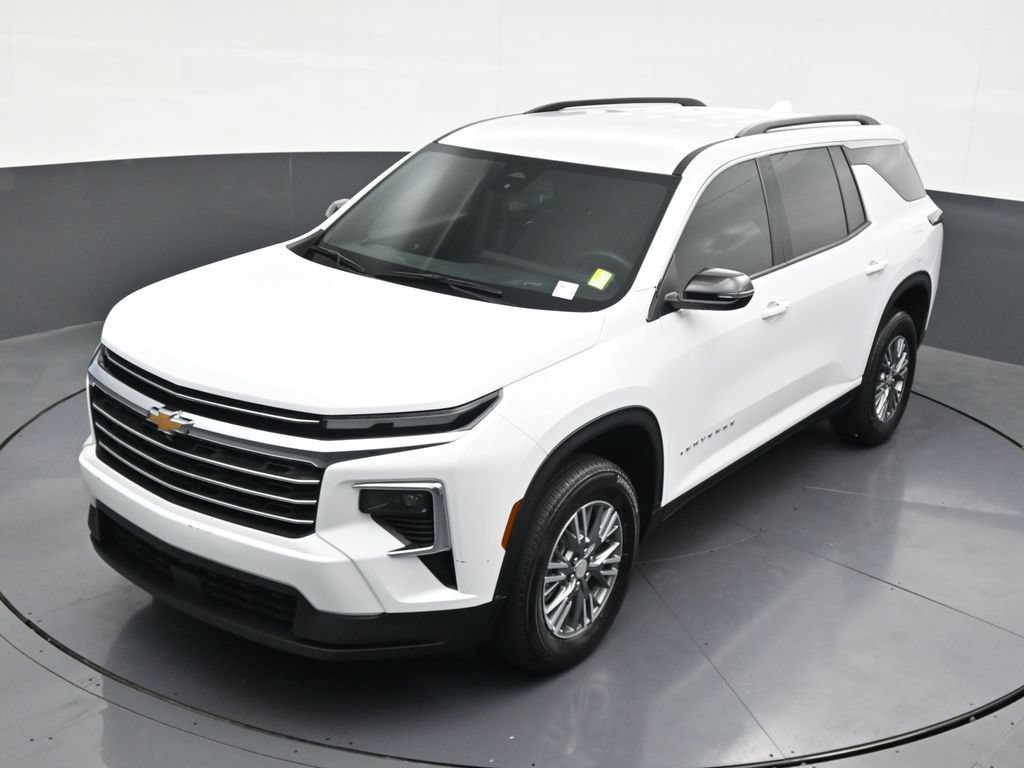 Used 2025 Chevrolet Traverse LT FWD image 17