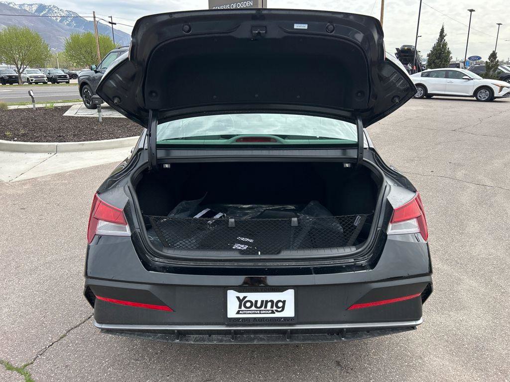 New 2026 Hyundai Elantra Sport image 5