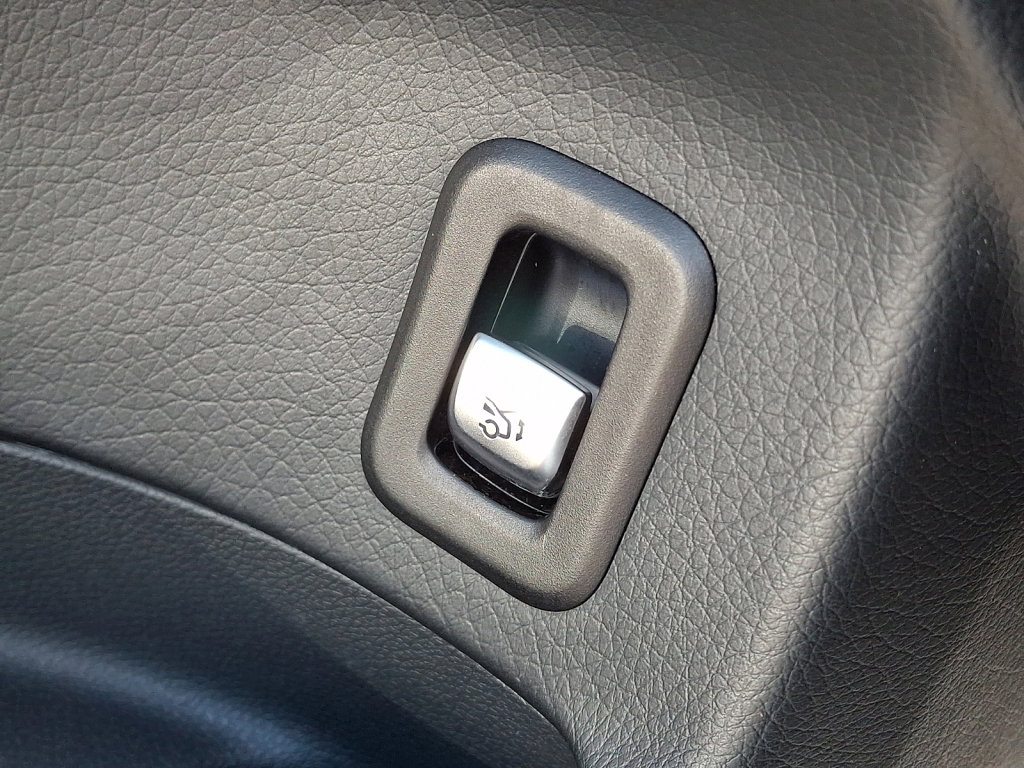 Used 2022 Mercedes-Benz GLC 43 AMG 4MATIC image 29