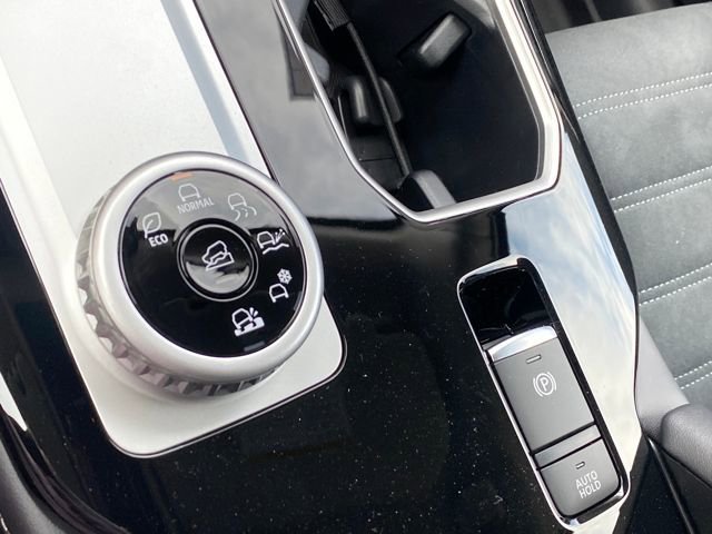 New 2026 Mitsubishi Outlander SE image 19