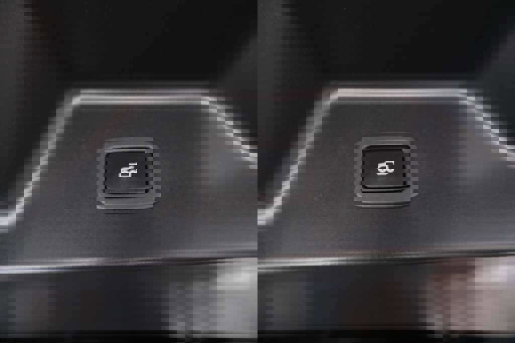 Used 2019 Land Rover Range Rover Autobiography image 13