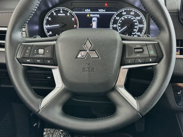 Used 2024 Mitsubishi Outlander SE Black Edition FWD image 13
