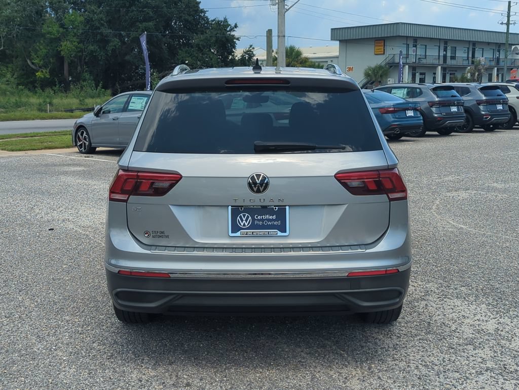 Certified 2023 Volkswagen Tiguan SE w/ Panoramic Sunroof Package FWD image 6