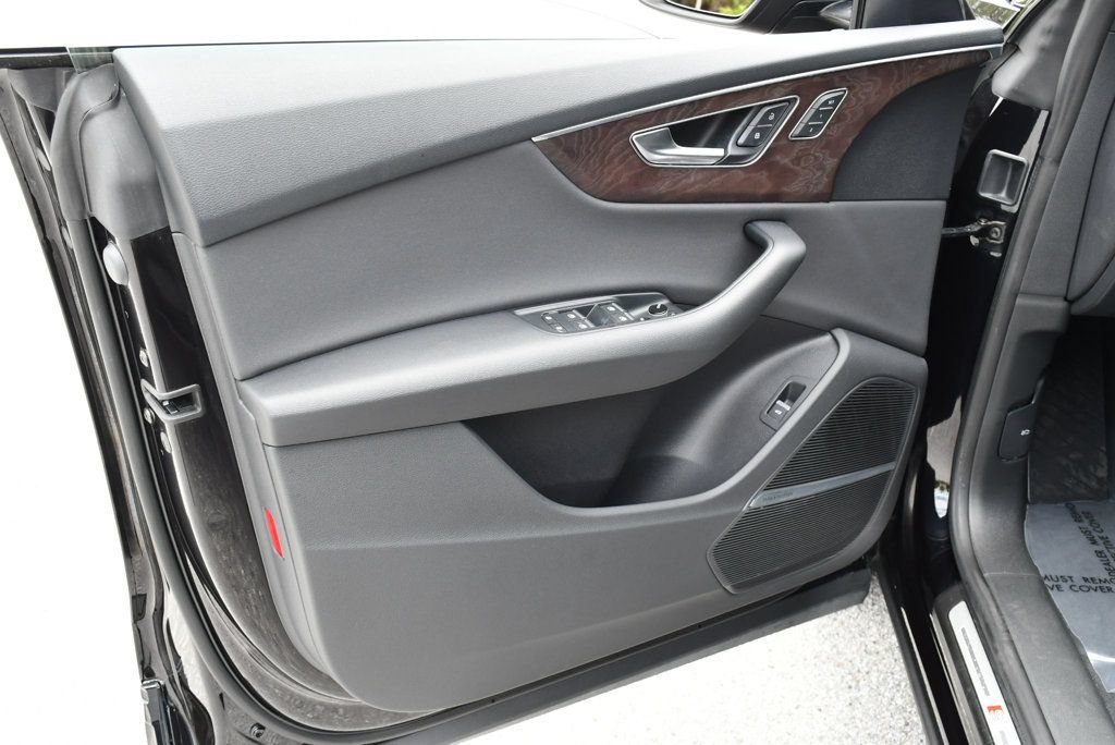 Used 2020 Audi Q8 Premium Plus w/ Premium Plus Package AWD/4WD image 12