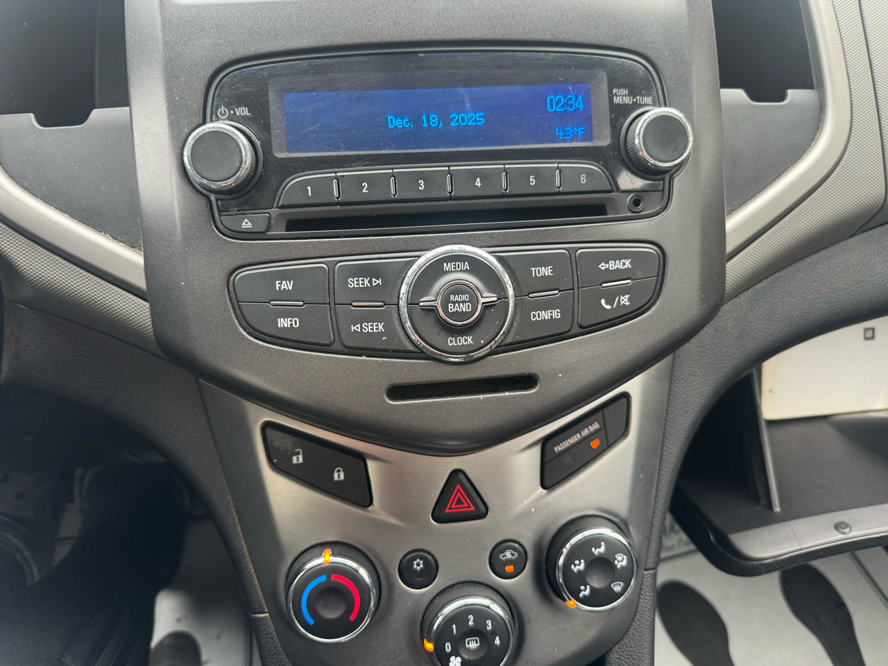 Used 2015 Chevrolet Sonic LT image 21