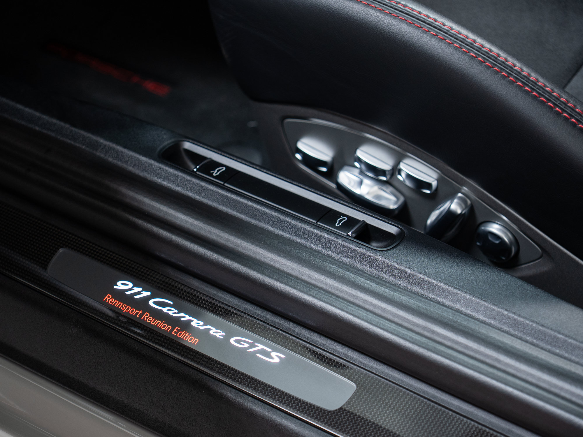 Certified 2016 Porsche 911 Carrera GTS RWD image 18