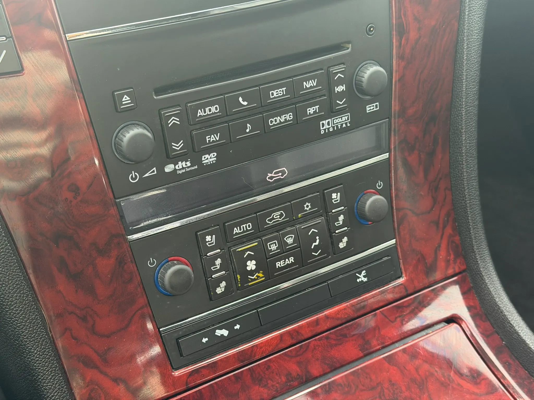 Used 2014 Cadillac Escalade ESV Premium AWD/4WD image 13