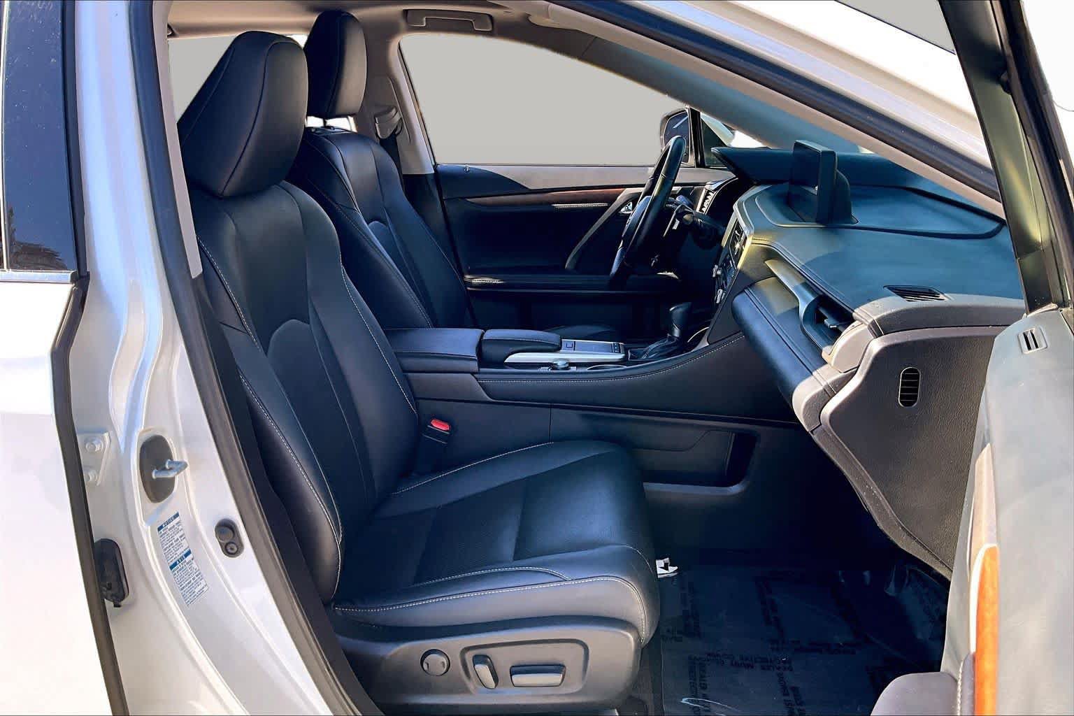 Used 2020 Lexus RX 350L Premium w/ Premium Package AWD/4WD image 9