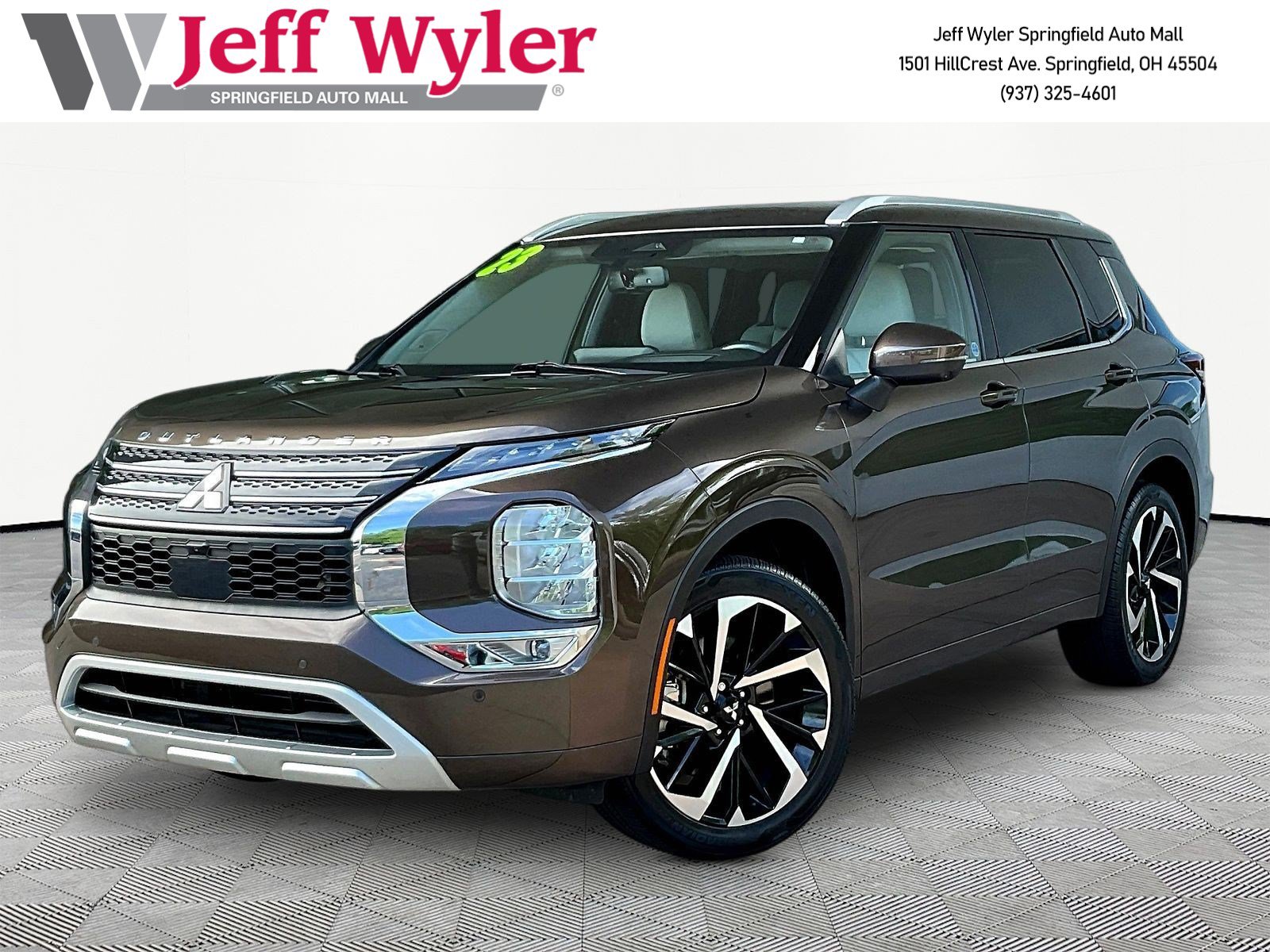 Used 2023 Mitsubishi Outlander SEL FWD image 1