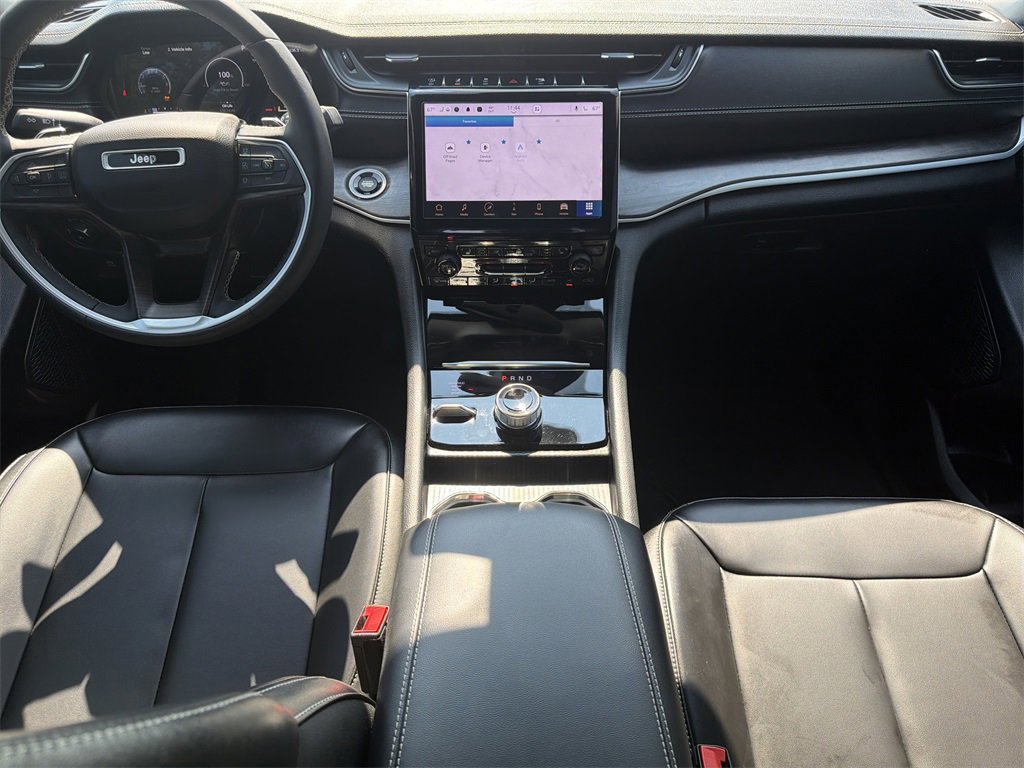 Used 2024 Jeep Grand Cherokee Limited w/ Black Appearance Package image 16