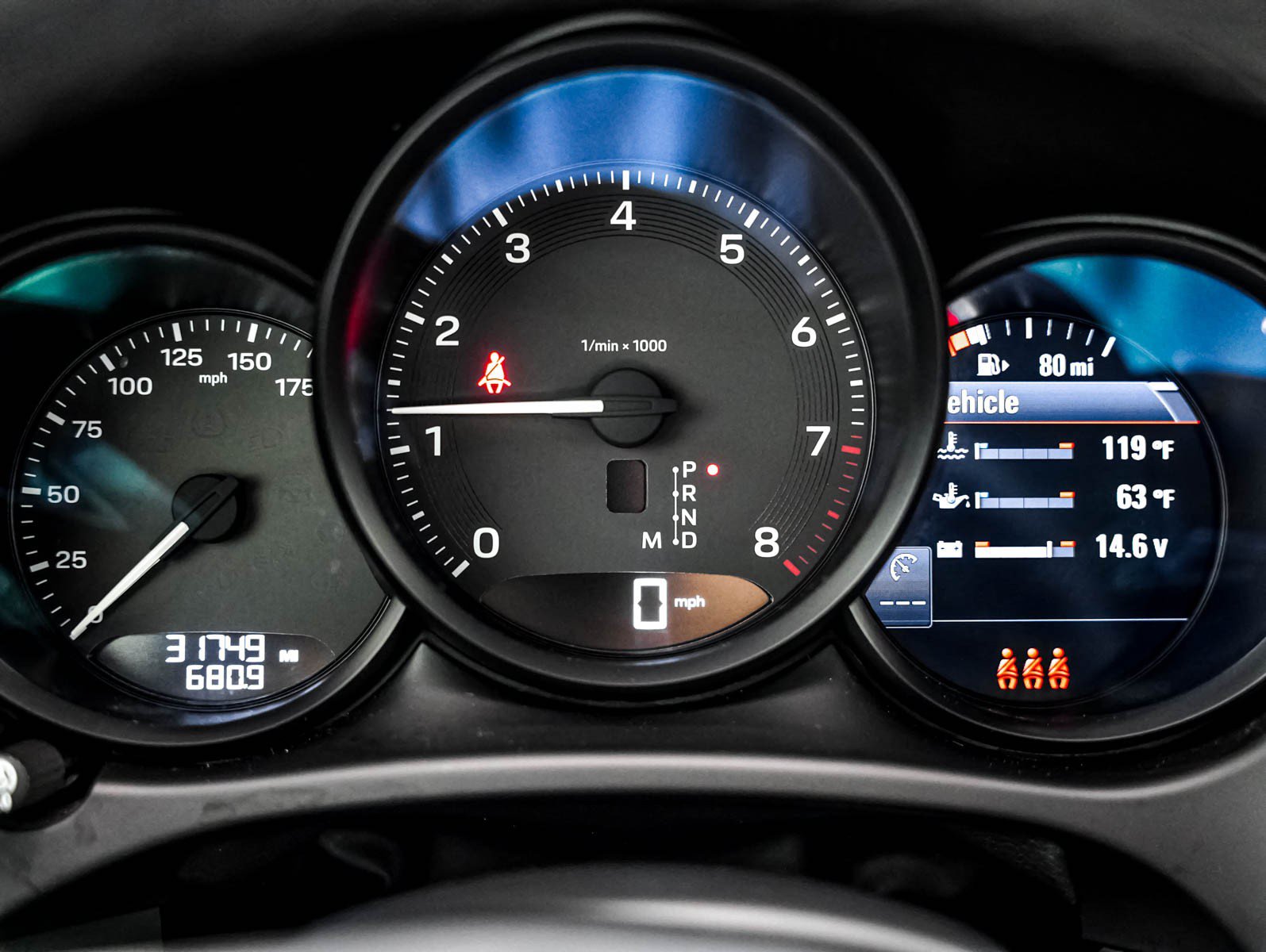 Certified 2023 Porsche Macan AWD/4WD image 18