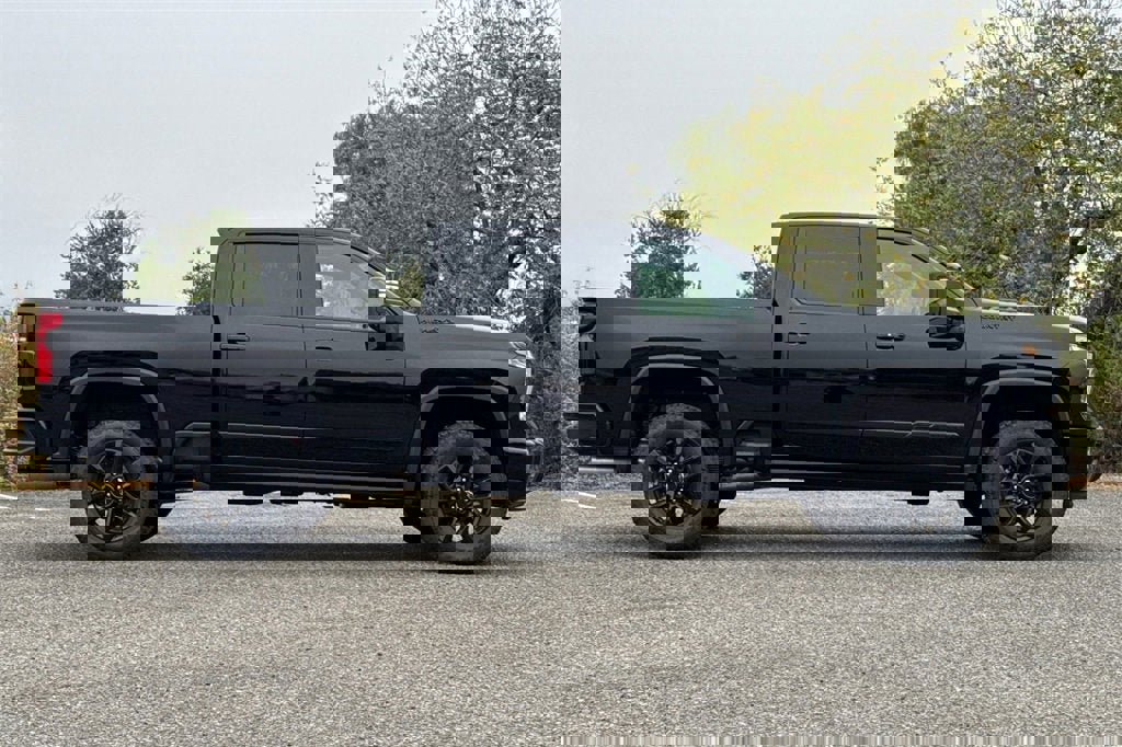 New 2025 Chevrolet Silverado 3500 High Country w/ Midnight Edition image 3