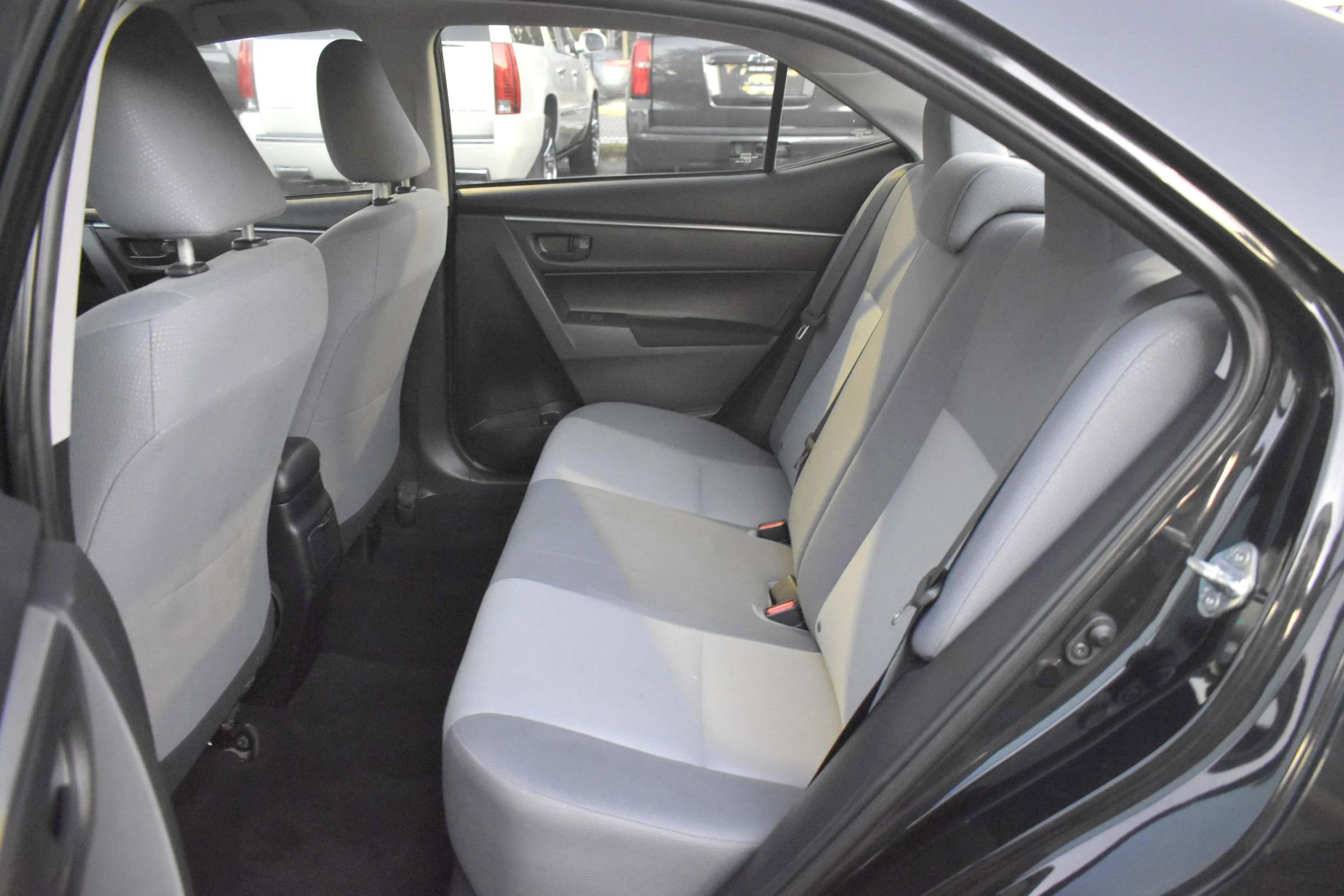 Used 2015 Toyota Corolla L image 16