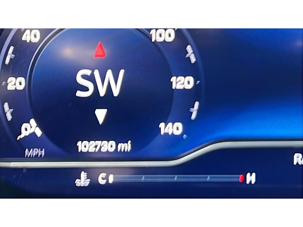 Used 2022 Chevrolet Tahoe LT w/ Luxury Package image 16