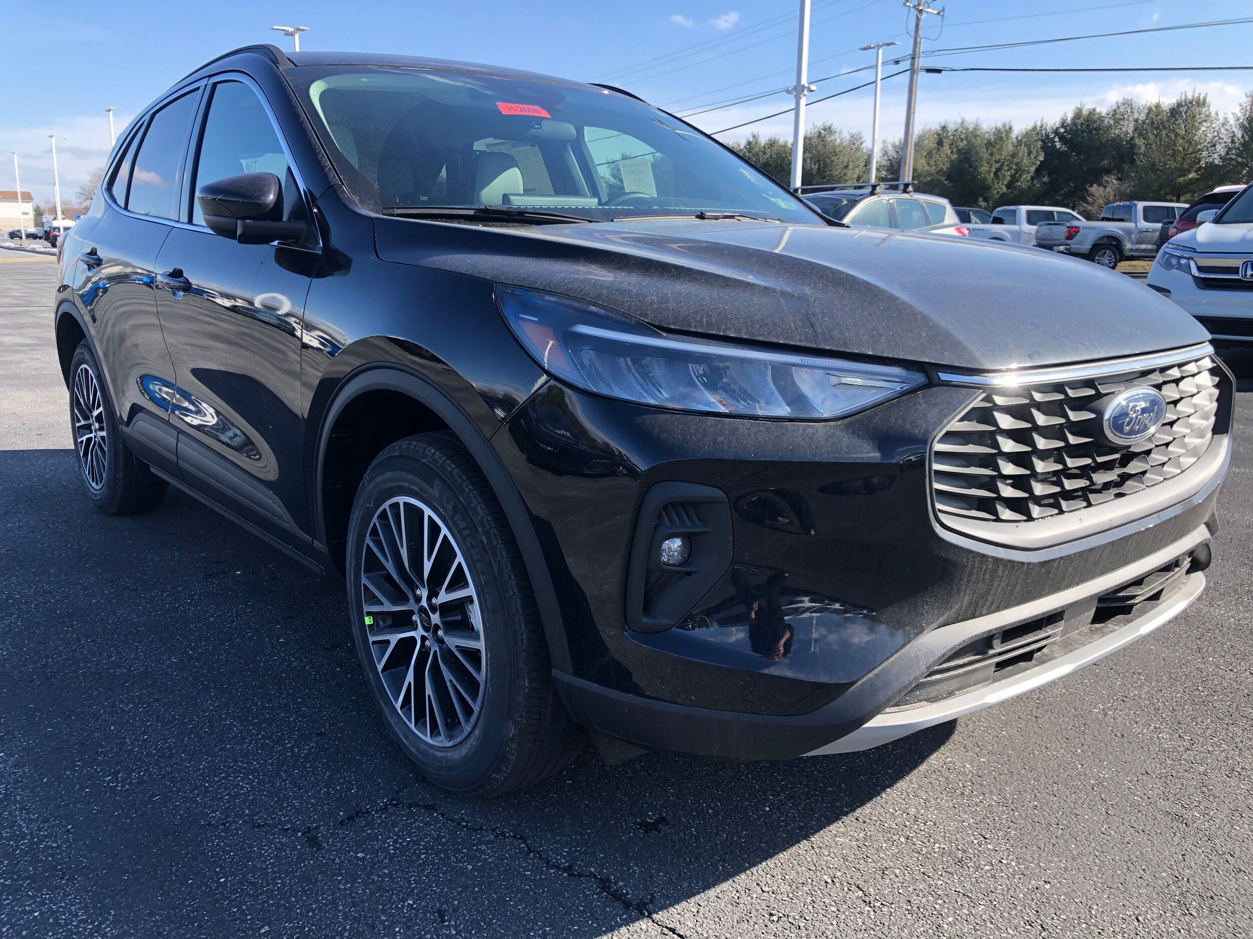 New 2025 Ford Escape SE w/ Class II Trailer Tow Package image 7